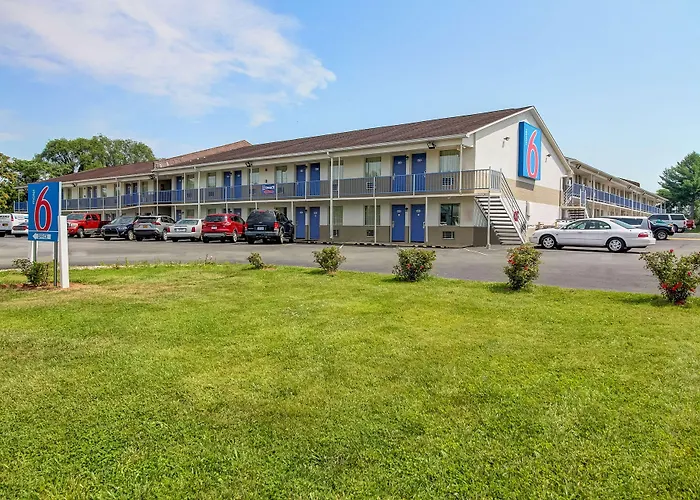 Motel 6-, Wv