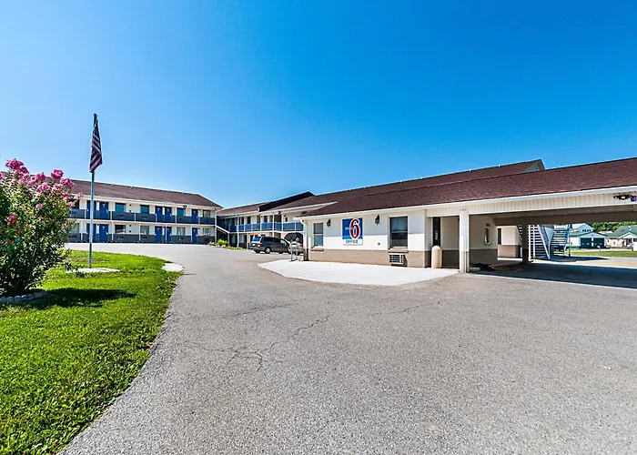 Motel 6-, Wv