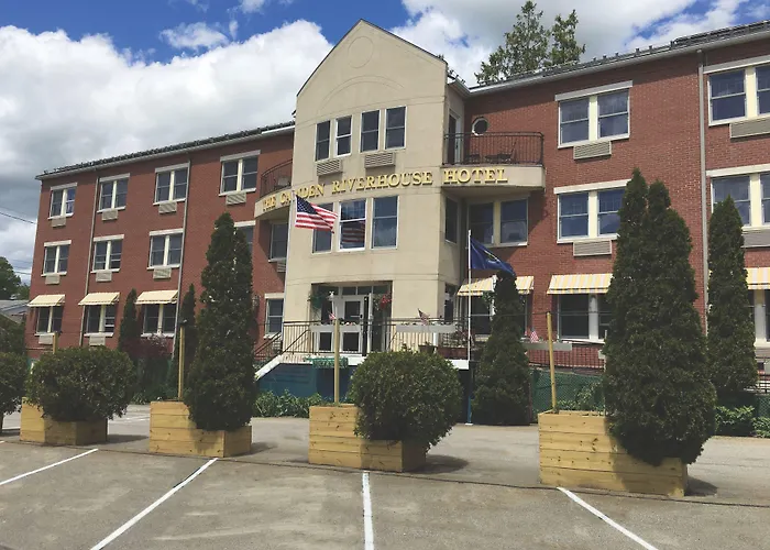 Camden Riverhouse And Inn