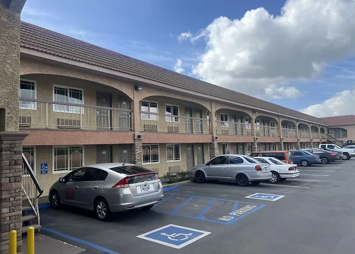 Industry Inn & Suites