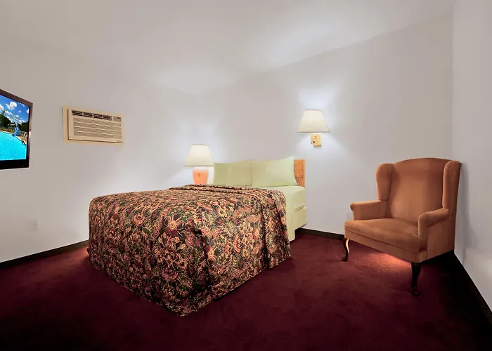 Shamrock Motel Resort & Suites