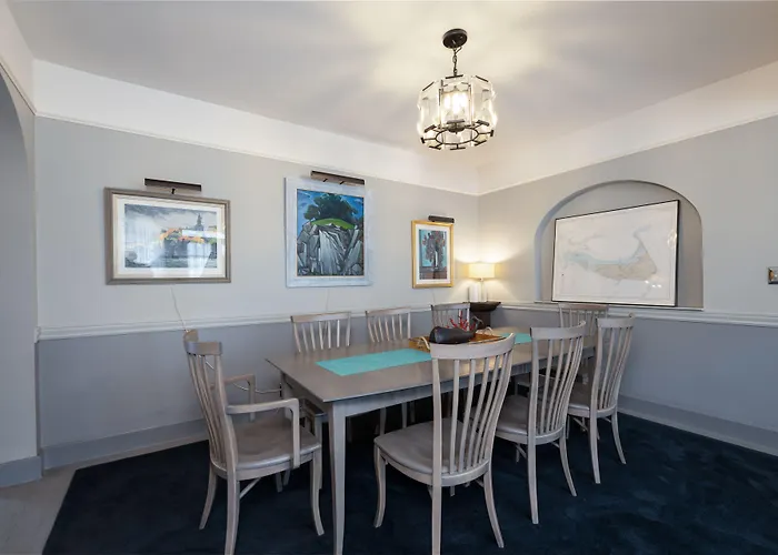 Nantucket Whale Inn, Half Moon Bay, United States