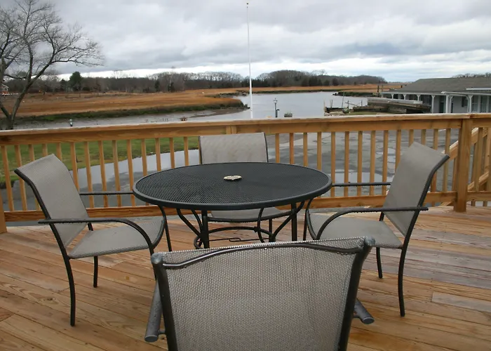 Shea'S Riverside Inn & Motel Essex, United States