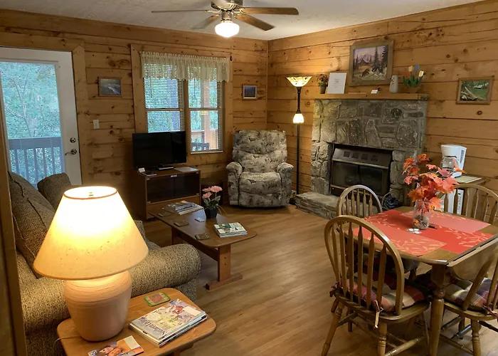 Misty Creek Log Cabins