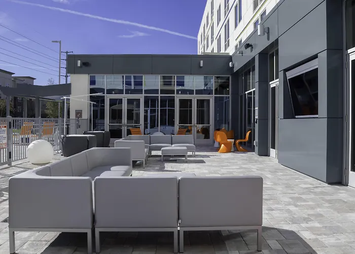 Aloft University Area