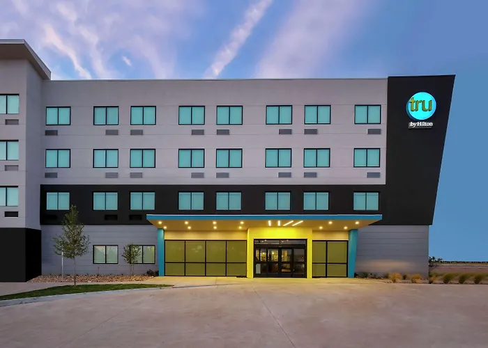 Tru By Hilton West