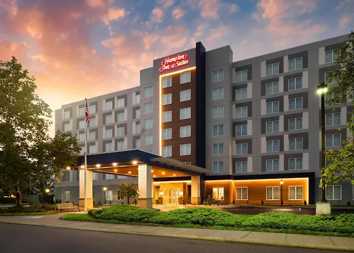 Hampton Inn & Suites By Hilton- Airport Elizabeth