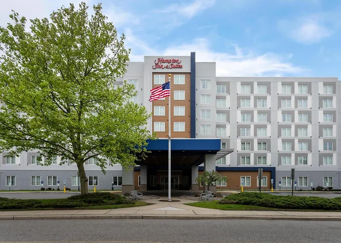 Hampton Inn & Suites By Hilton- Airport Elizabeth