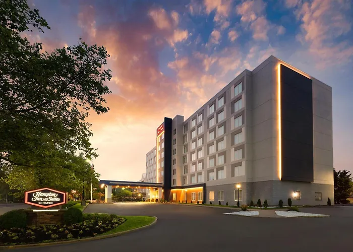 Hampton Inn & Suites By Hilton- Airport Elizabeth