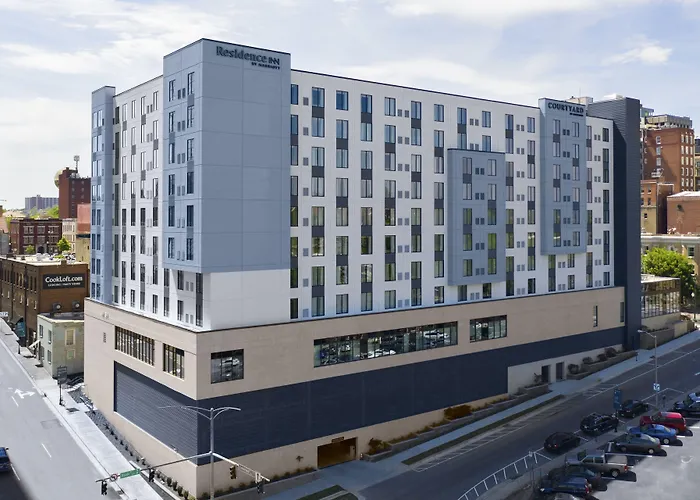 Courtyard By Marriott Downtown