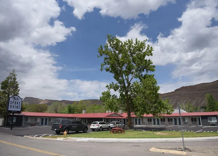 Spoke And Vine Motel Palisade, United States