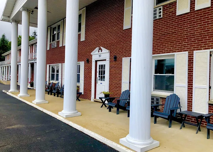 Bicentennial Inn