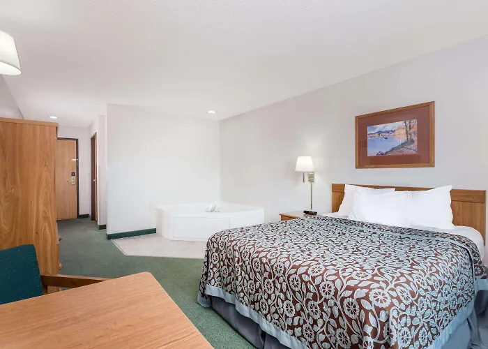 Days Inn By Wyndham Manchester, United States