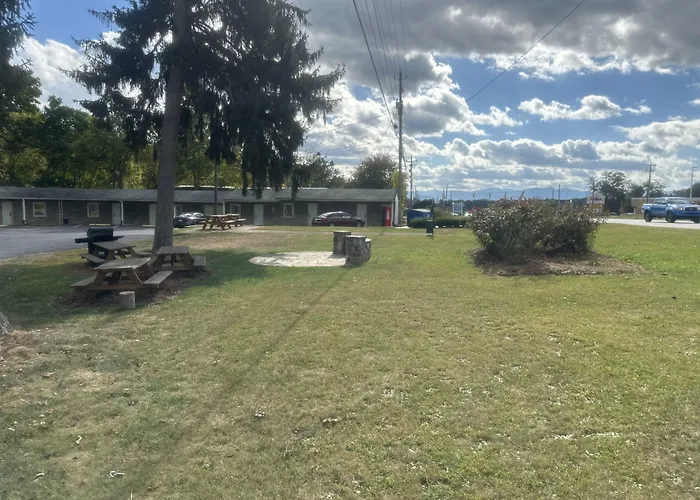 Whispering Pines Motel Asheville, United States
