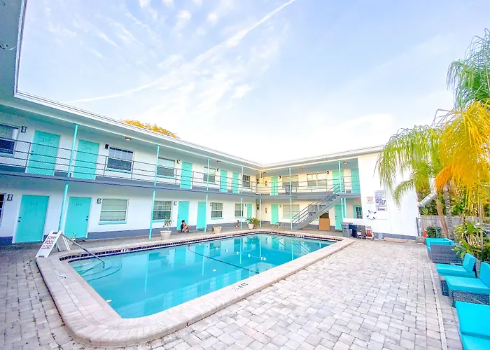Uptown Inn & Suites