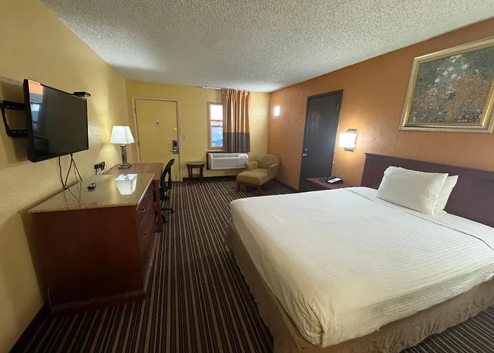 Nendels Inn & Suites Airport