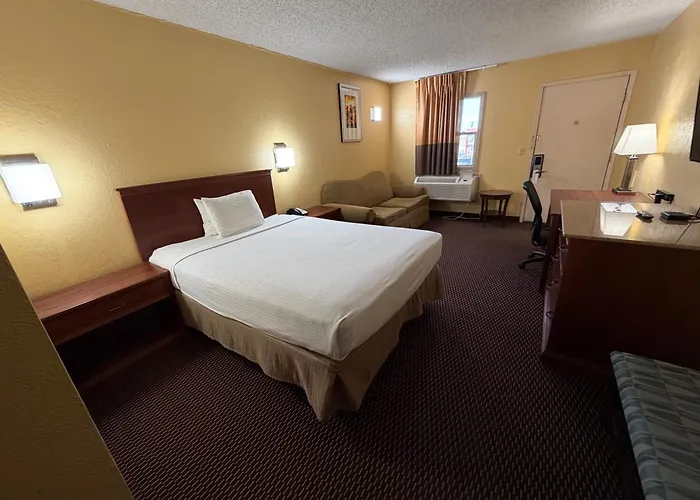 Nendels Inn & Suites Airport