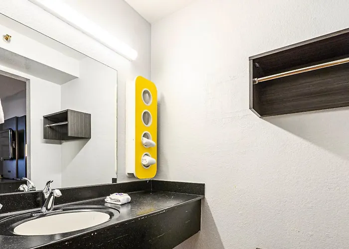 Motel 6-Wethersfield, Ct - Hartford, United States