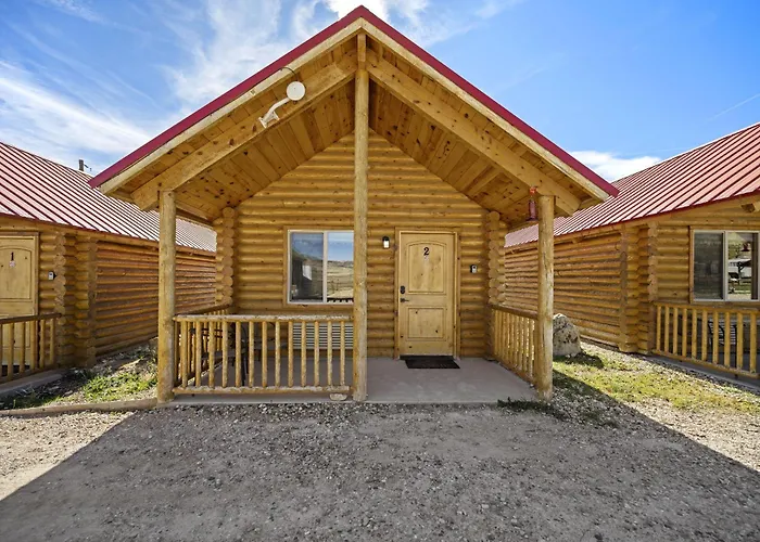 Bryce Canyon Log Cabins
