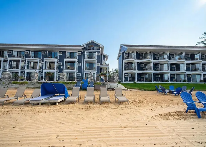 Pointes North Beachfront - 2 Person Spa Tub Studios