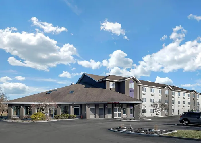 Sleep Inn & Suites - - University Area