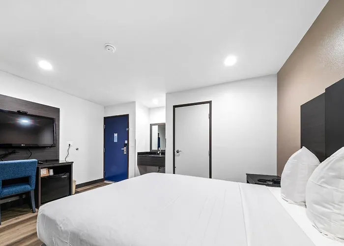 Oceanside, Ca - Marina / Camp Pendleton Hotel, United States