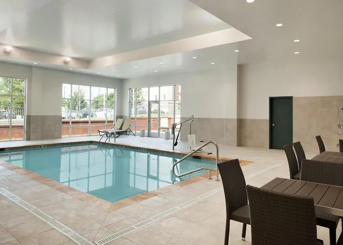 Embassy Suites /Ayrsley