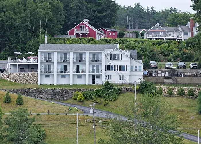Belknap Point Inn