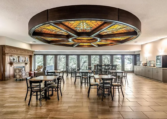 Riverview Inn & Suites, An Ascend Collection
