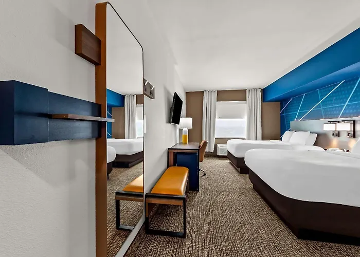 Comfort Inn & Suites Donna Near I-2, United States