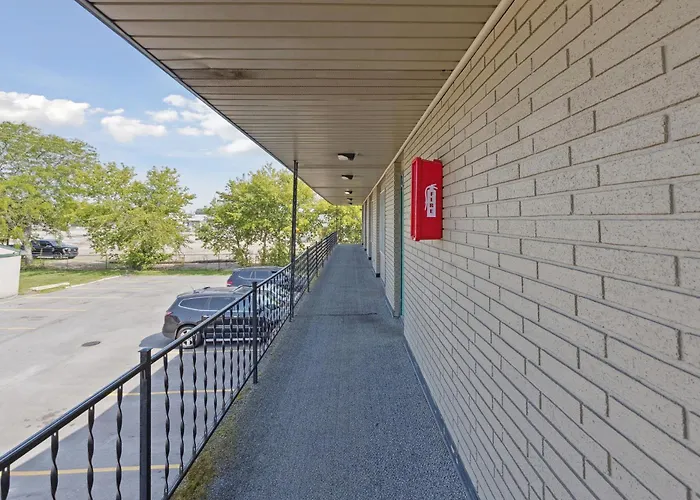 Currys Motel By Oyo Saginaw Mi, United States