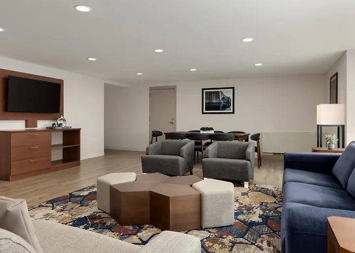 Doubletree By Hilton Minneapolis South