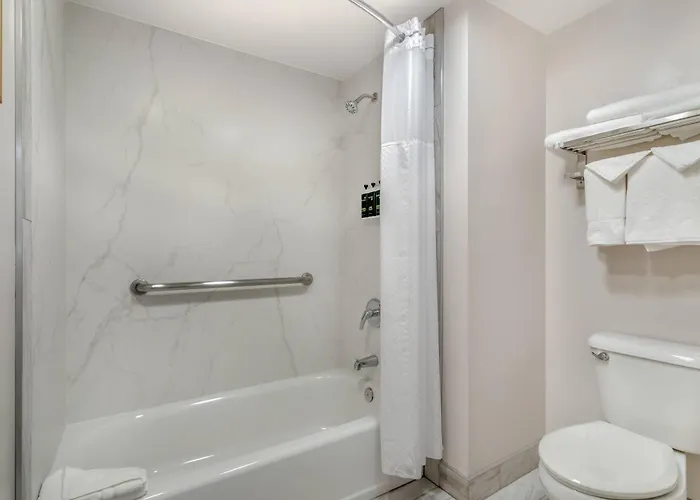 University Park Inn & Suites, An Ascend Collection Hotel