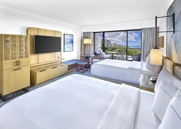 Hilton Hawaiian Village Waikiki Beach