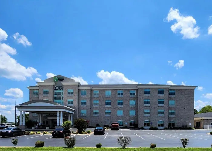 Holiday Inn Express & Suites Central By Ihg