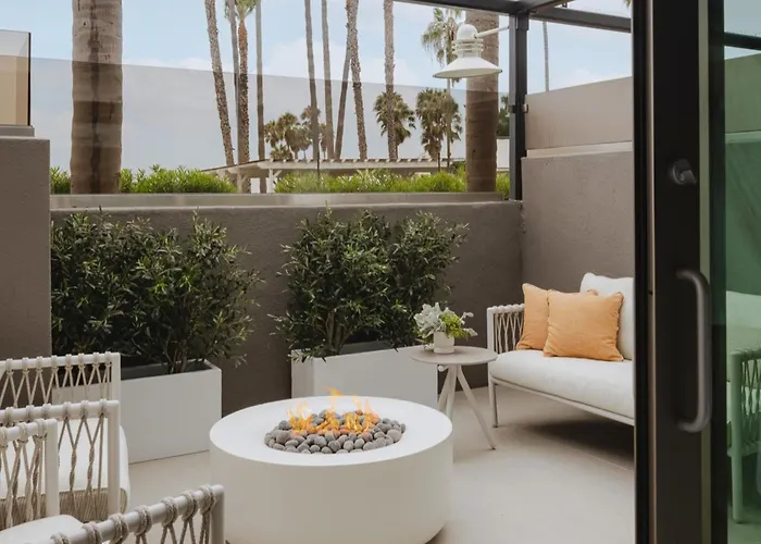 Regent Santa Monica Beach, Сполучені Штати