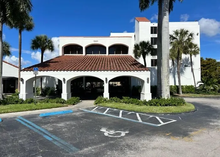 Ramada By Wyndham Airport