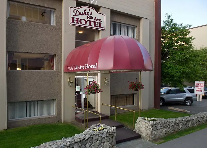 Duke'S 8Th Avenue Hotel