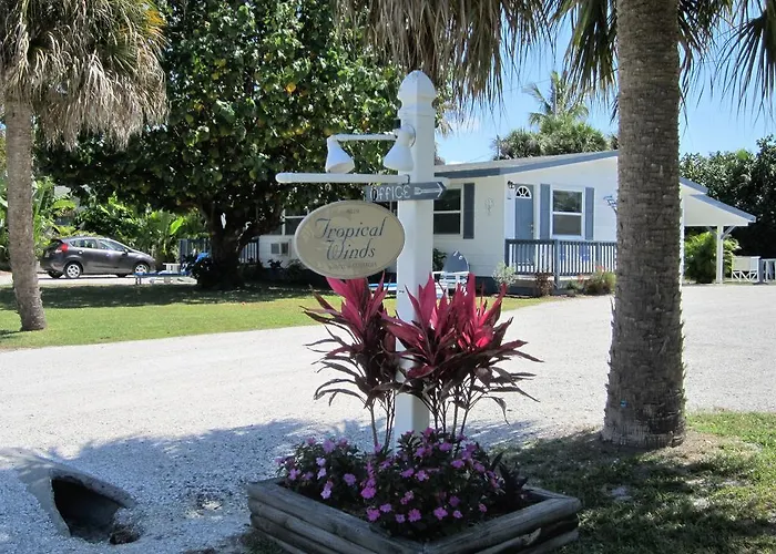 Tropical Winds Beachfront And Cottages