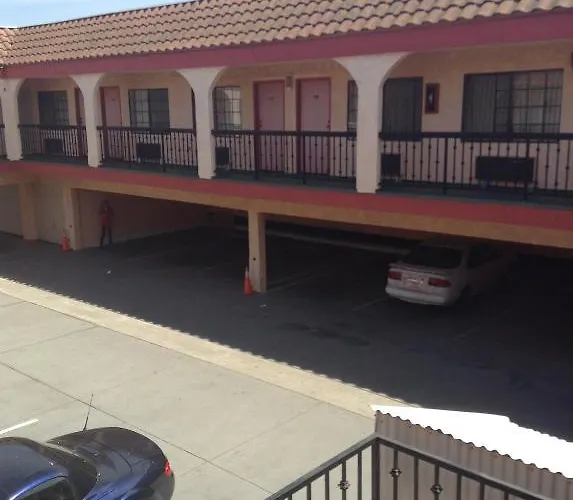 La Mirage Inn