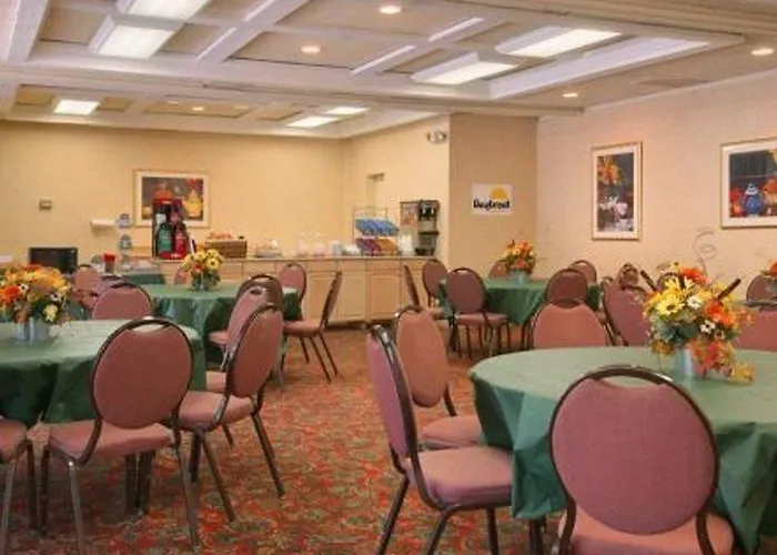 Days Inn At Scottsdale/Fashion Square Resort