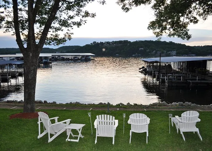Lake Breeze Resort
