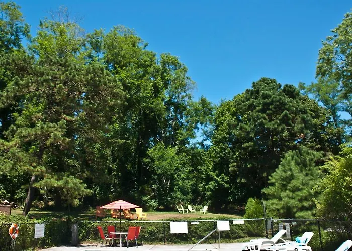 The Easterner Motel
