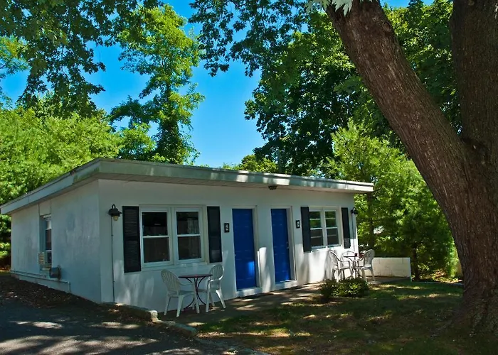 The Easterner Motel