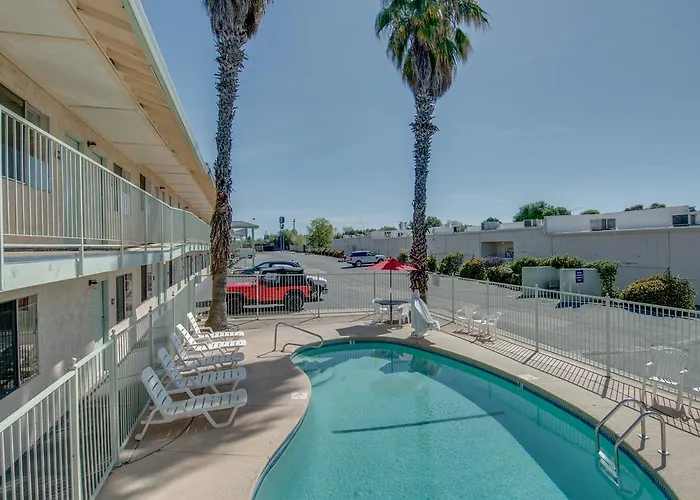 Bridgeway & Suites