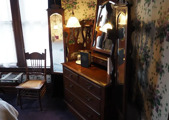 Old Consulate Inn