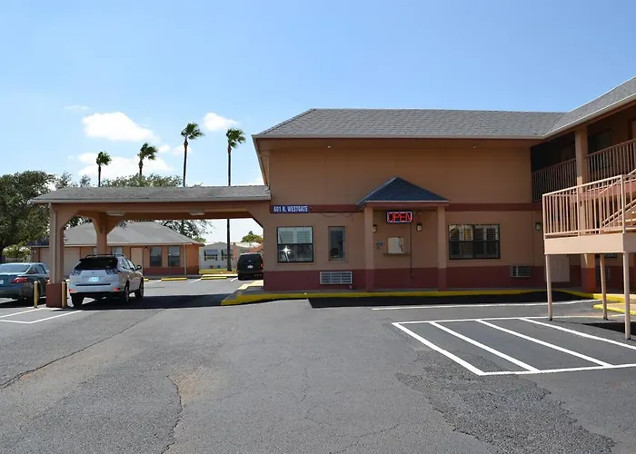 Deluxe Inn And Suites Weslaco