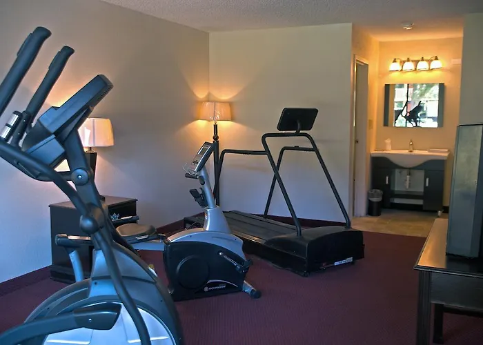 Springfield Hotel And Suites