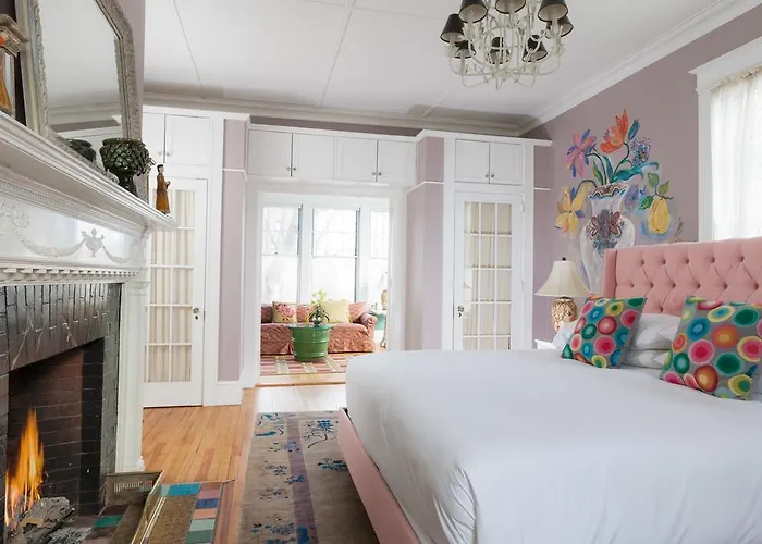Pomegranate Inn