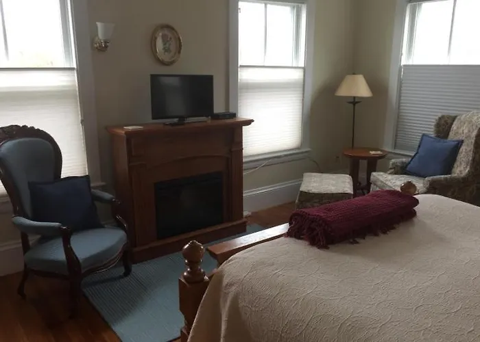 Bayberry Inn Bed & Breakfast